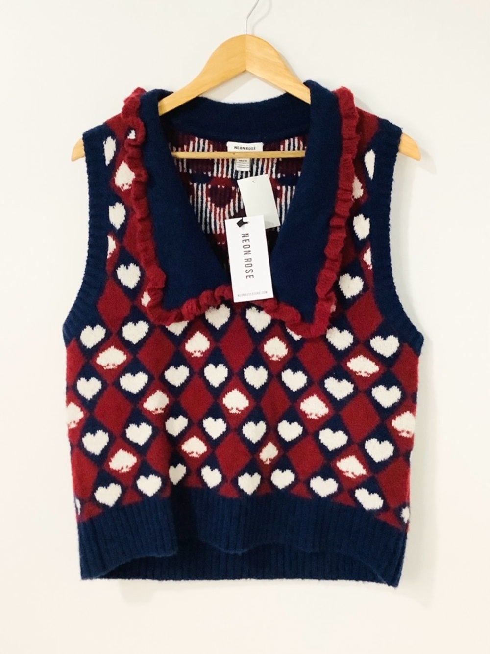 Neon Rose Brand New , Red & Navy Heart Argyle Sweater Vest Sz.L ❤️